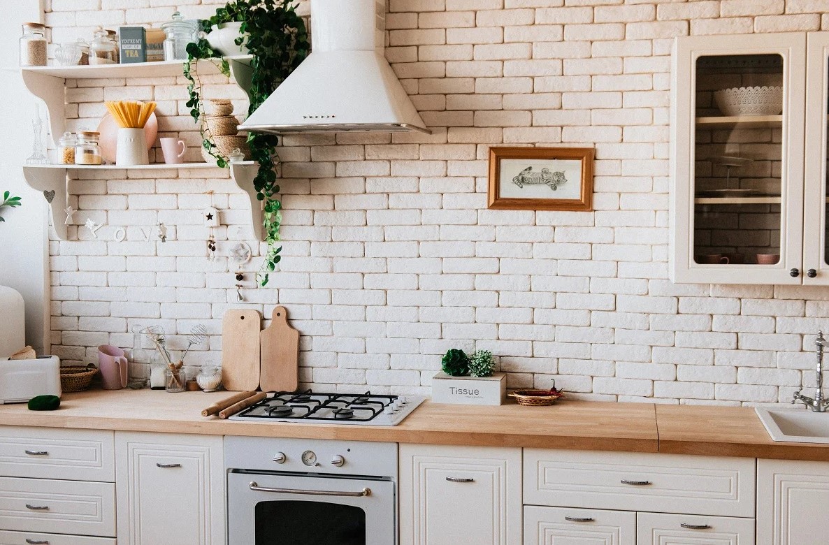5 Easy Tips for Protecting Your Walls with Easy to Clean Backsplash